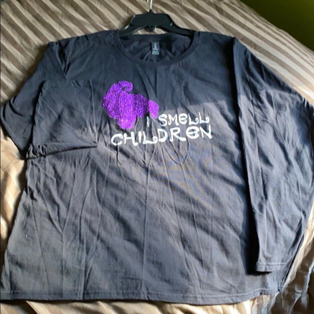 New long sleeve relaxed t-shirt “I smell children”